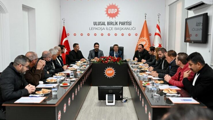 UBP Genel Başkanı Başbakan Üstel, yenilenen UBP binasında partililerle bir araya geldi – BRTK