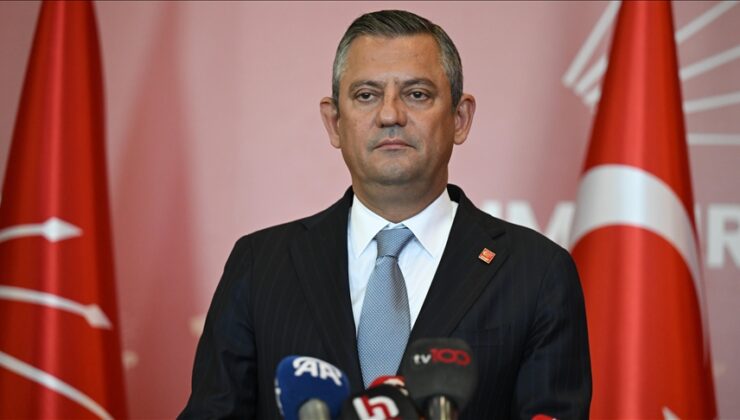CHP Genel Başkanı Özel, Marmara Cezaevi’nde tutuklu bulunan İmamoğlu’nu ziyaret etti